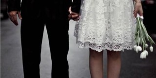 Ο γάμος του πάει πολύ: Πώς οι άνδρες γλυκαίνουν όταν παντρεύονται 