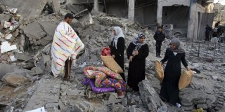 Πνίγεται στο αίμα η Γάζα, αντιαεροπορικές σειρήνες στο Τελ Αβίβ