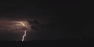 Ηλεκτρικές καταιγίδες "φώτισαν" τον ουρανό στη Κεφαλονιά