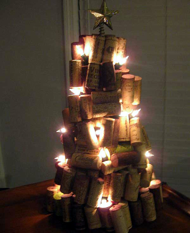 Christmas-treeornaments-made-from-wine-corks