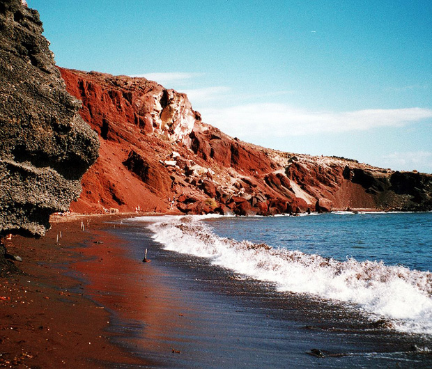 Κόκκινη παραλία στη Σαντορίνη